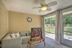 Image of Cozy-Modern Pensacola Home Large Yard, Grill