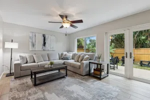 Image of 10 Colonial Drive