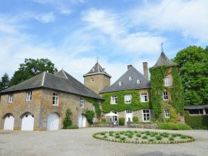 Image of Delightful Castle in Bastogne with bubble bath