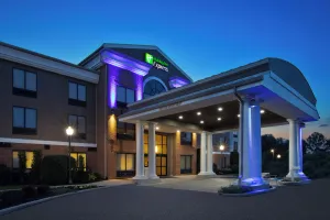 Image of Holiday Inn Express & Suites Kent - University Area by IHG