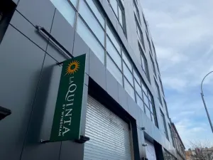 Image of La Quinta Inn & Suites by Wyndham Jamaica NYC/JFK AirTrain