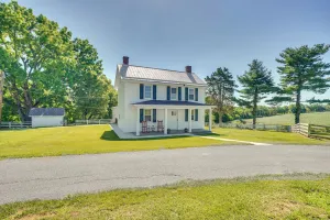 Image of Historic Jefferson Farmhouse - Hike, Bike & Raft!