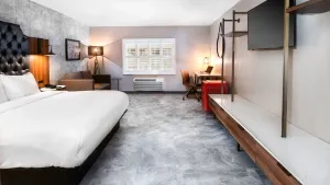 Image of Hollywood Inn Suites Hotel
