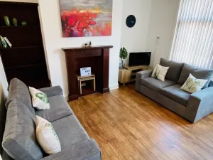 Image of Longroyd House