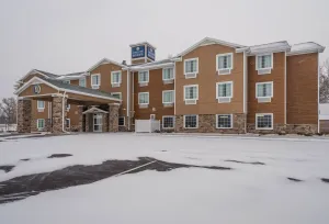 Image of Cobblestone Hotel & Suites - Hutchinson