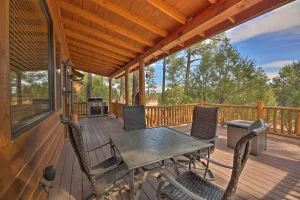 Image of Less Than 4 Mi to Fool Hollow Lake Cabin with Tranquil Deck