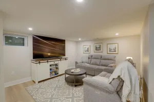 Image of Beautiful 3 BR Home w/ Workspace: 20 Min to Boston