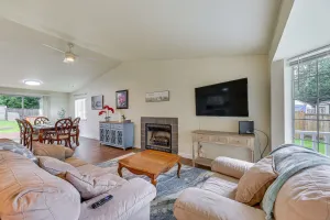 Image of Olympia Home w/ Deck ~ 7 Mi to Amtrak Train!