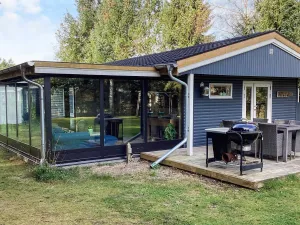 Image of Secluded Lagoon Retreat in Hou-by Traum