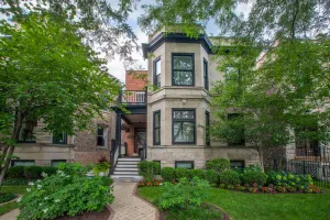 Image of Chicago Guest House on Newport Avenue