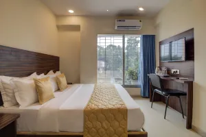 Image of Hotel Malad Inn opposite Malad Railway Station