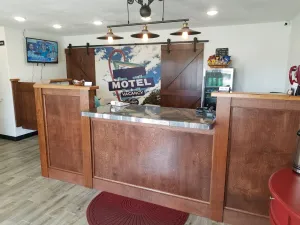 Image of West Plains Motel