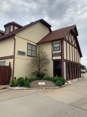 Image of Executive Inn
