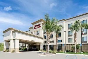Image of Hampton Inn and Suites Bakersfield / Highway 58