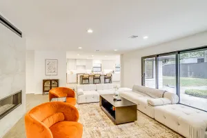 Image of Spacious Houston Home w/ Pool - Near The Galleria!