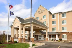 Image of Country Inn & Suites by Radisson, Washington at Meadowlands, PA