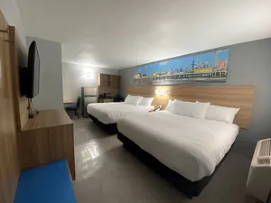 Image of Days Inn & Suites by Wyndham Texas City
