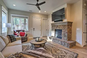 Image of Chic & Modern Flagstaff Home w/ Hot Tub + Fire Pit