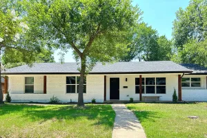 Image of 14 Mi to Dallas: Irving Escape w/ Patio & Fire Pit