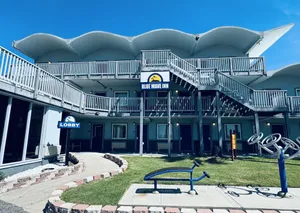 Image of Blue Wave Inn