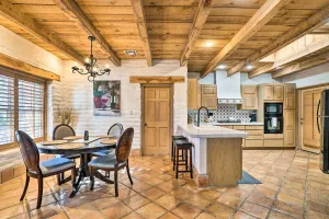 Image of Las Cruces Home La Casa Blanca with Courtyard