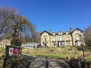Image of B/W Plus Buxton Lee Wood Hotel