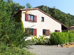 Image of Detached holiday home with terrace in Quillan