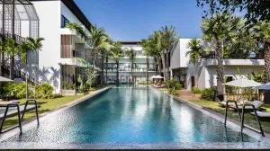Image of Shintana Saya La Maison