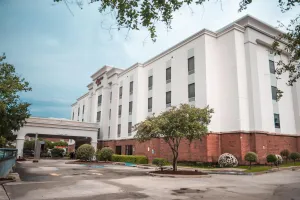 Image of Hampton Inn Gonzales