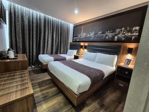 Image of London Court Hotel