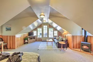 Image of Owls Nest Studio with Hot Tub Hike Nearby!
