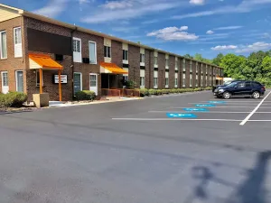 Image of Raceway Inn
