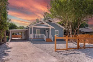 Image of Unwind in Style 4BR2BA Quick Access to Downtown