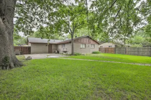 Image of 1 Mi to University of Texas Home in Richardson!