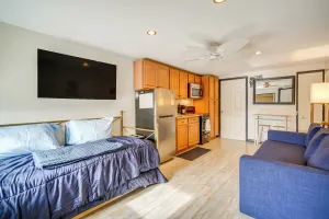 Image of Half-block to Beach & Conventions: Wildwood Studio