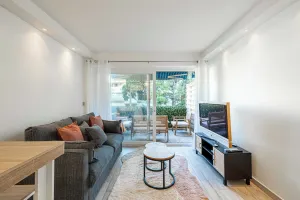 Image of Renovated apt With Parking & Terrace - Palm Beach