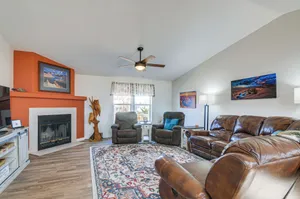 Image of 13 Mi to Lake Powell Mtn-View Home with Deck and BBQ
