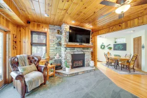 Image of Charming Cottage: Steps to Lake Wandawega!