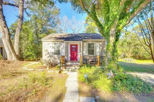 Image of 5 Mi to Downtown Beaufort: Pet-friendly Cottage!