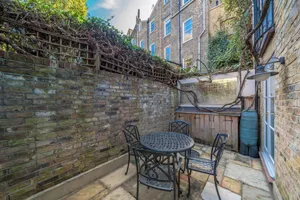 Image of JOIVY Modern 2 bed flat in Central London, sleeps 6