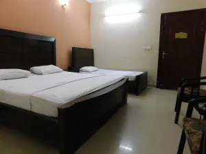 Image of Butt Lodges 2