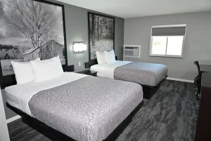Image of Super 8 by Wyndham Higginsville