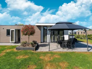 Image of Rural House on Park Near Molenschot
