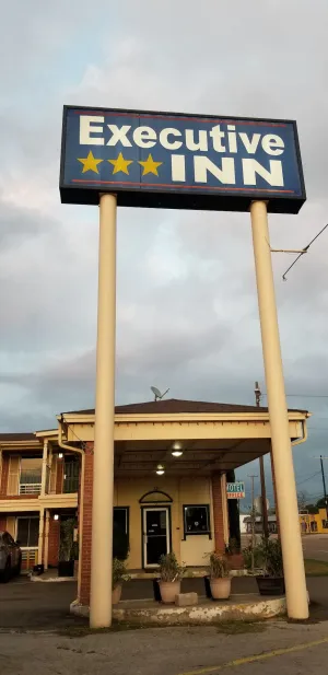 Image of Executive Inn