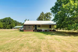 Image of Screened Patio + Fire Pit: Peaceful Marshall Home