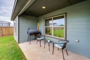 Image of Patio & Fenced Yard: Peaceful Venus Retreat