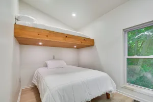 Image of Single-story Cabin on Hyco Lake: Swim & Unwind!