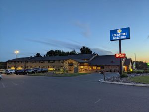 Image of Cobblestone Inn & Suites - Merrill