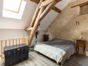 Image of Cottage With Independent Studio in Molesme
