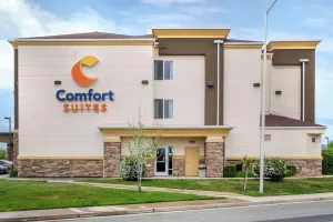 Image of Comfort Suites Redding - Shasta Lake